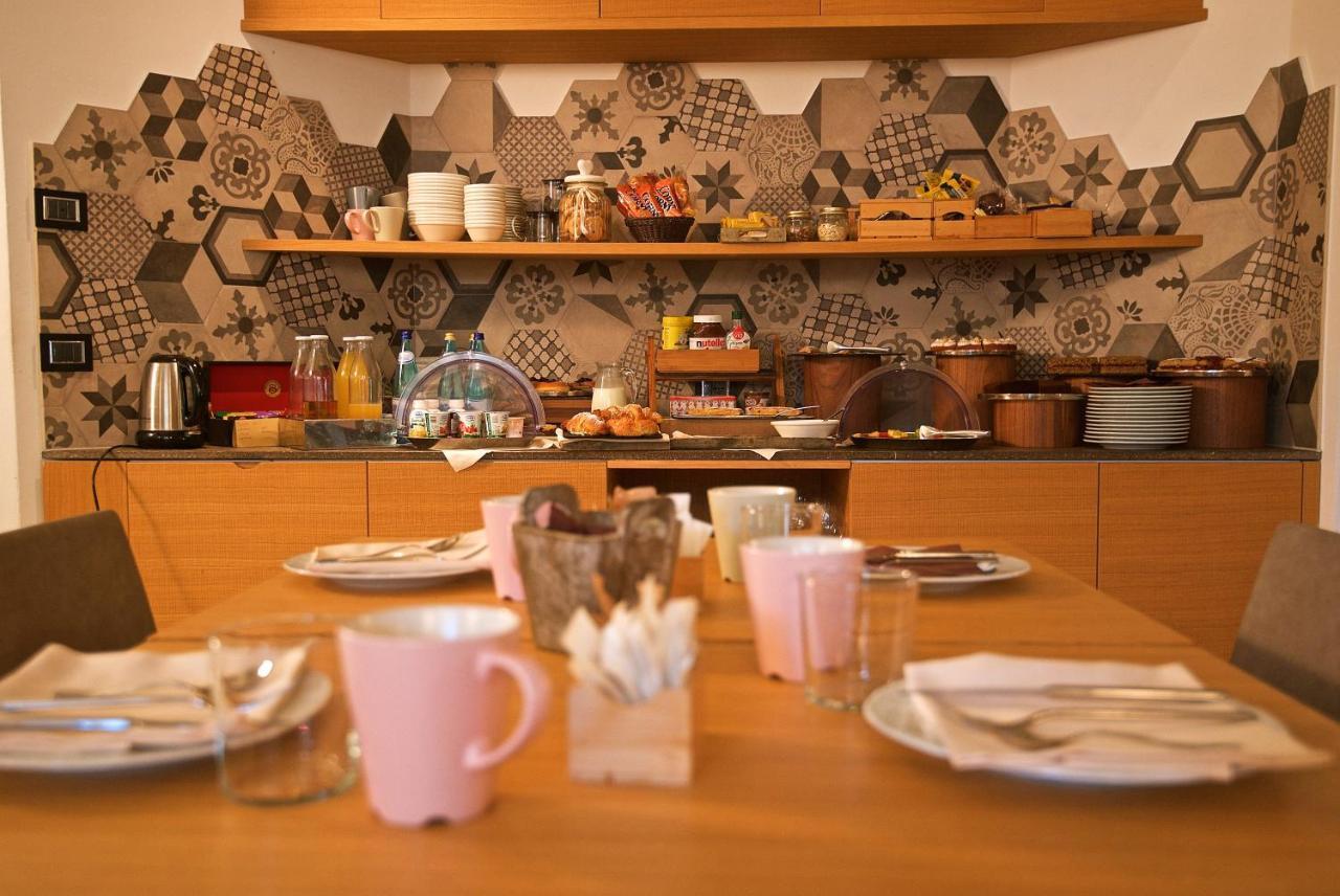 Albergo Caffe Centrale Mezzocorona Zewnętrze zdjęcie